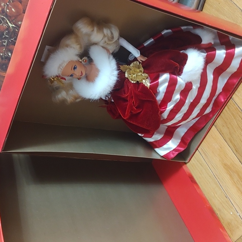 Peppermint Princess Barbie - Picture 5 of 11